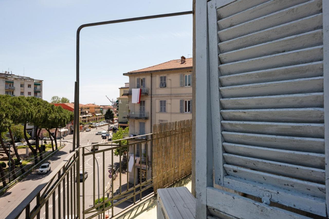 Piazza Concordia Apartment With Balcony La Spezia Exterior photo