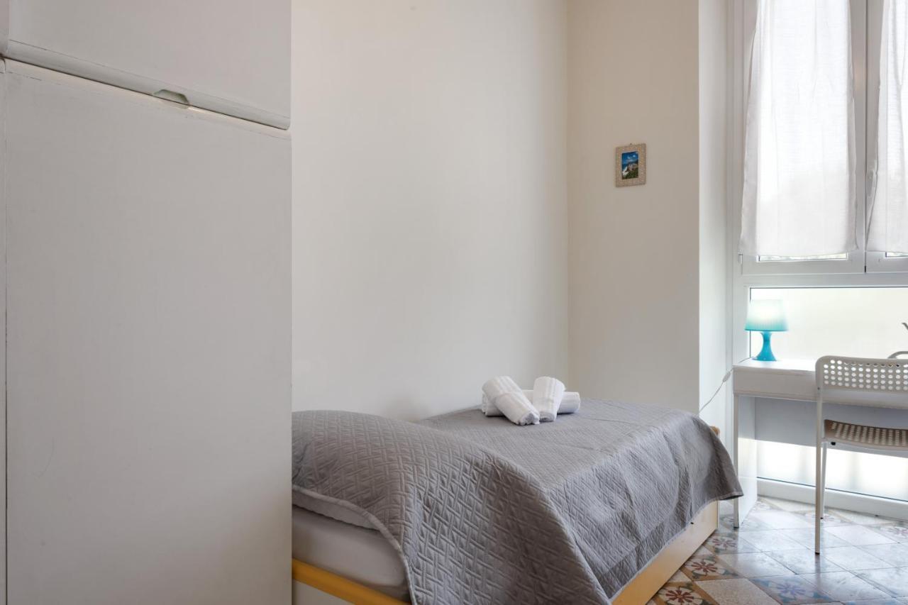 Piazza Concordia Apartment With Balcony La Spezia Exterior photo